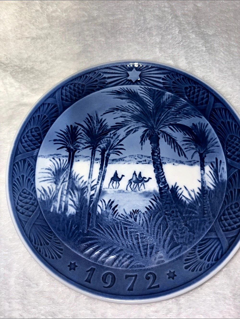 Royal Copenhagen 1972 Christmas Plate - In the Desert (Østerland) Blue & White
